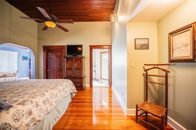 102 S LAKESHORE BOULEVARD, Lake Wales, FL 33853