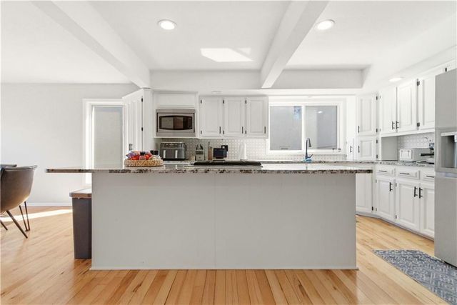 222 NW Locust Street, Lee's Summit, MO 64064
