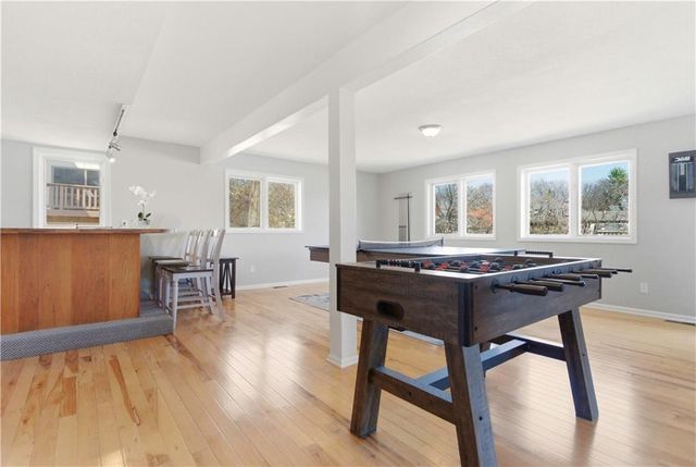 222 NW Locust Street, Lee's Summit, MO 64064
