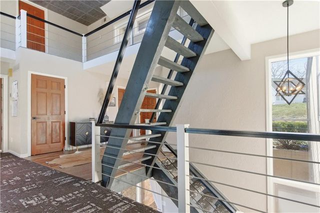 222 NW Locust Street, Lee's Summit, MO 64064