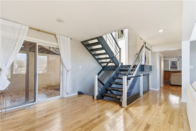 222 NW Locust Street, Lee's Summit, MO 64064