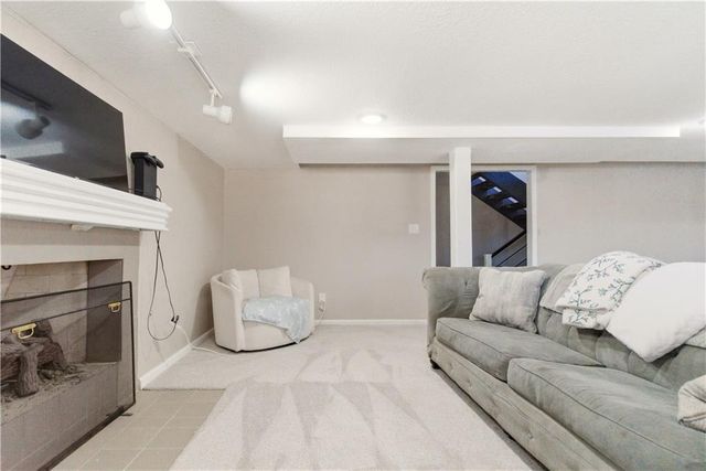 222 NW Locust Street, Lee's Summit, MO 64064