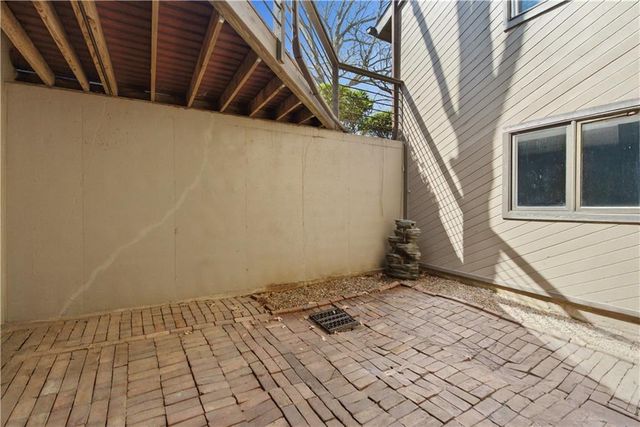 222 NW Locust Street, Lee's Summit, MO 64064