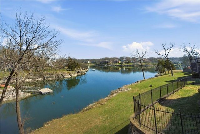 222 NW Locust Street, Lee's Summit, MO 64064