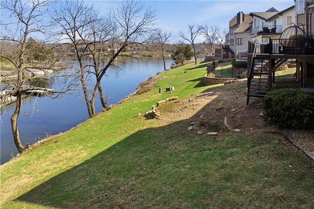 222 NW Locust Street, Lee's Summit, MO 64064