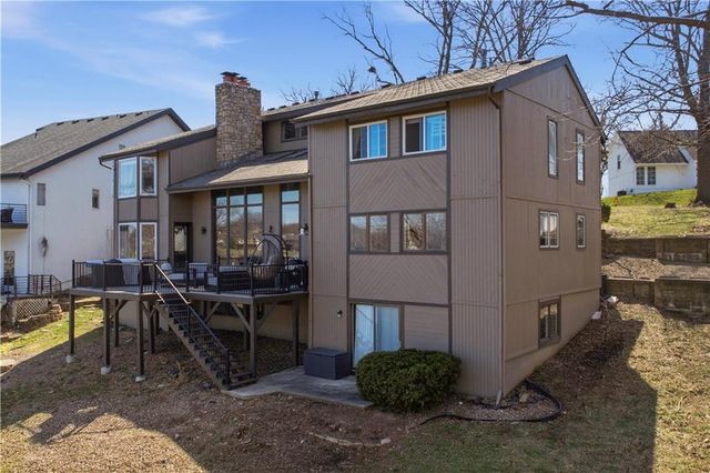 222 NW Locust Street, Lee's Summit, MO 64064
