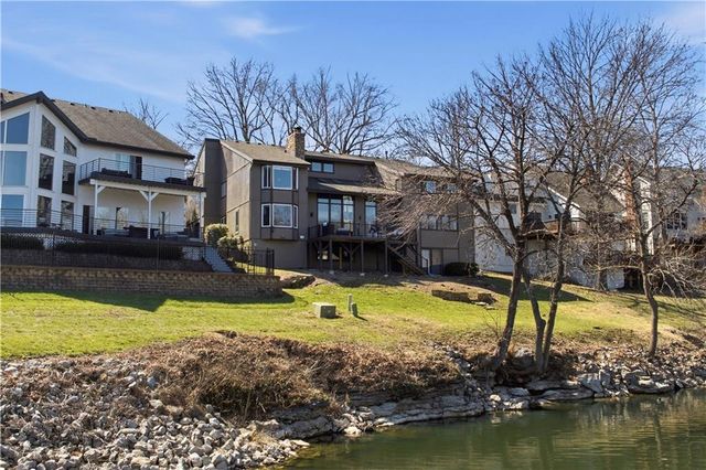 222 NW Locust Street, Lee's Summit, MO 64064