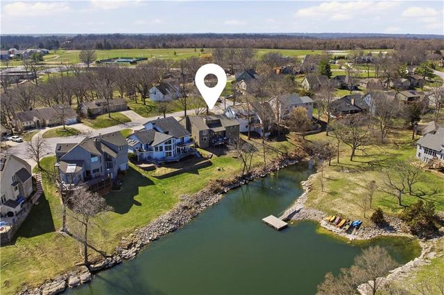 222 NW Locust Street, Lee's Summit, MO 64064