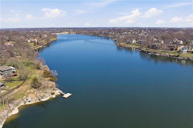222 NW Locust Street, Lee's Summit, MO 64064