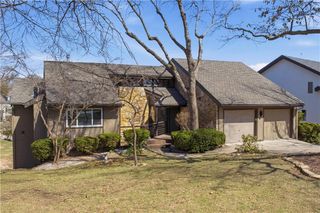 222 NW Locust Street, Lee's Summit, MO 64064