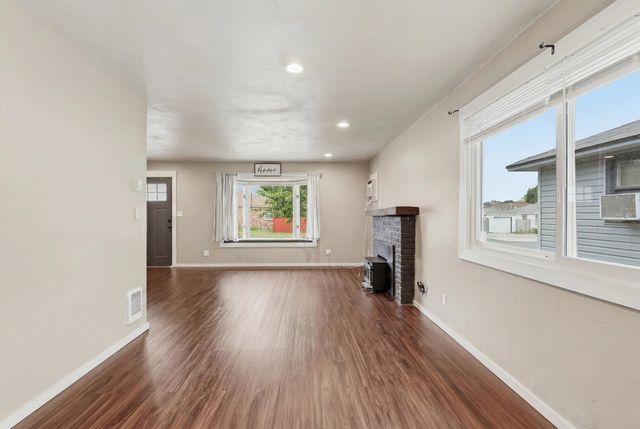 4112 W Wellesley Ave, Spokane, WA 99205