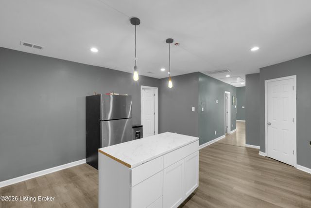 214 N 26th St, Louisville, KY 40212