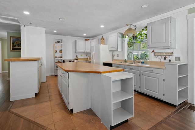 41 Linden Road, Conway, NH 03860