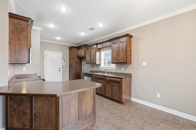 26 Oak Tree, Conway, AR 72034