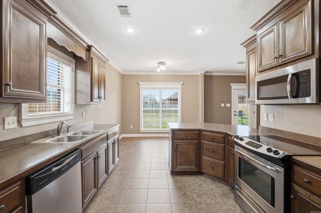 26 Oak Tree, Conway, AR 72034