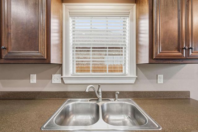 26 Oak Tree, Conway, AR 72034