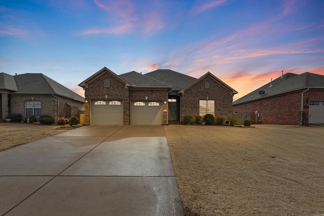 26 Oak Tree, Conway, AR 72034