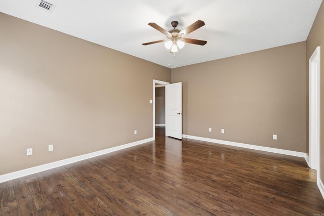 26 Oak Tree, Conway, AR 72034