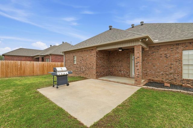 26 Oak Tree, Conway, AR 72034