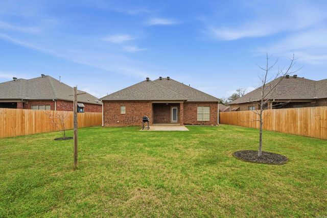 26 Oak Tree, Conway, AR 72034