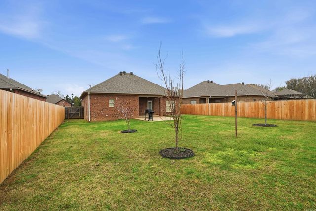 26 Oak Tree, Conway, AR 72034