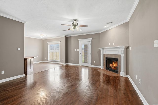 26 Oak Tree, Conway, AR 72034