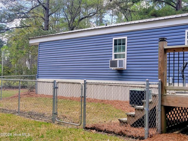 74 Woodlief Drive, Elizabethtown, NC 28337