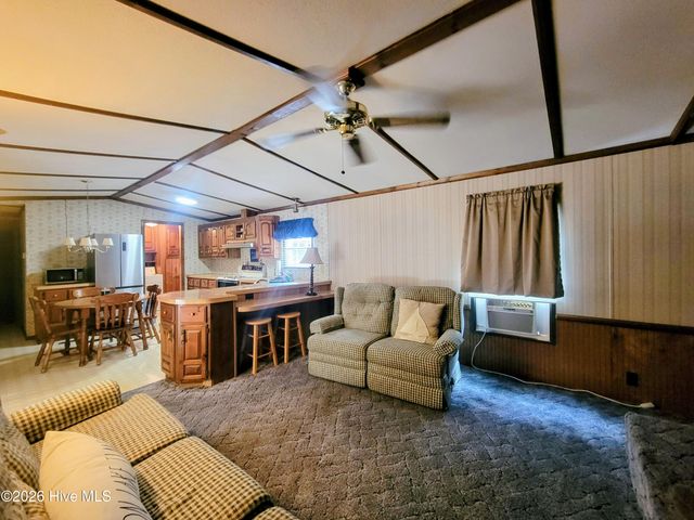 74 Woodlief Drive, Elizabethtown, NC 28337