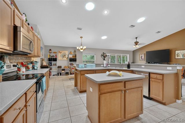 4350 W Horseshoe Drive, Beverly Hills, FL 34465