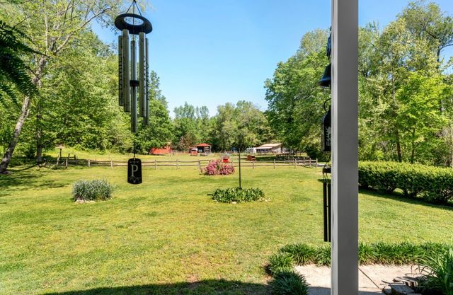 1431 Flatwood Rd, New Johnsonville, TN 37134