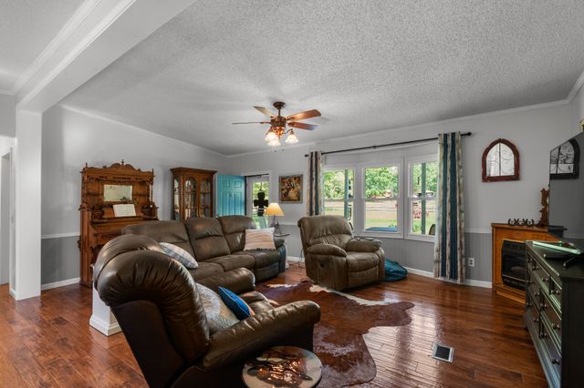 1431 Flatwood Rd, New Johnsonville, TN 37134