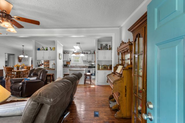 1431 Flatwood Rd, New Johnsonville, TN 37134