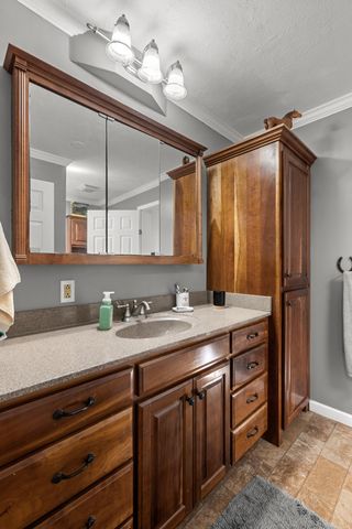 1431 Flatwood Rd, New Johnsonville, TN 37134