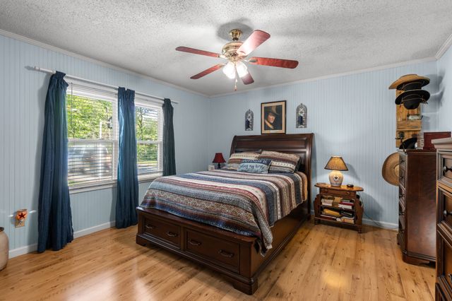 1431 Flatwood Rd, New Johnsonville, TN 37134
