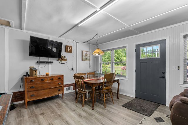 1431 Flatwood Rd, New Johnsonville, TN 37134