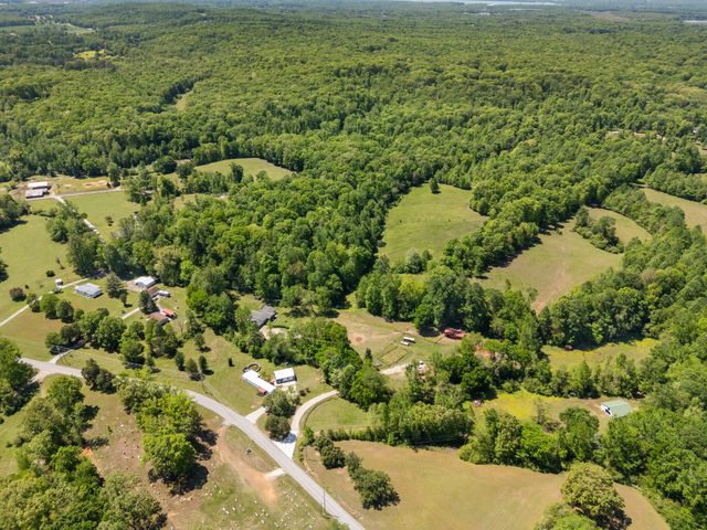 1431 Flatwood Rd, New Johnsonville, TN 37134