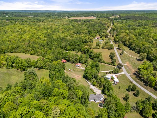 1431 Flatwood Rd, New Johnsonville, TN 37134