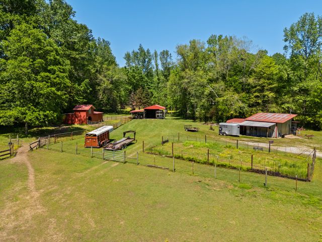 1431 Flatwood Rd, New Johnsonville, TN 37134