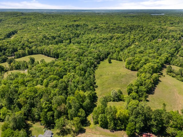1431 Flatwood Rd, New Johnsonville, TN 37134