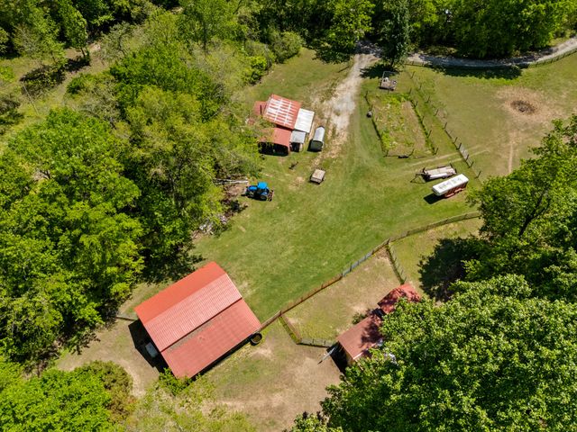 1431 Flatwood Rd, New Johnsonville, TN 37134