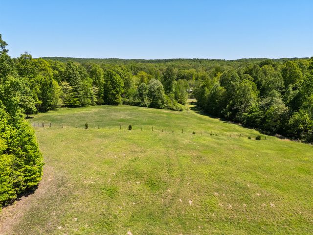 1431 Flatwood Rd, New Johnsonville, TN 37134
