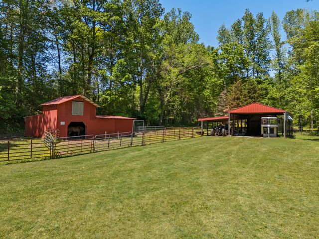 1431 Flatwood Rd, New Johnsonville, TN 37134