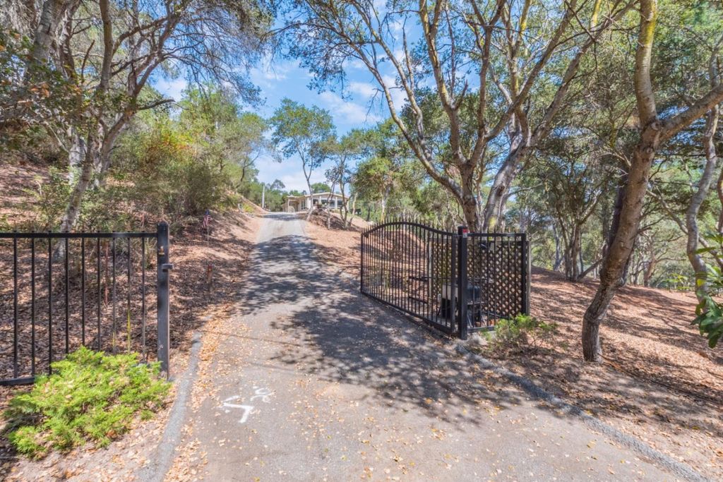 18795 Rea Avenue, Aromas, CA 95004