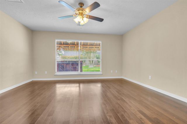 3004 Cloverdale Drive, League City, TX 77573