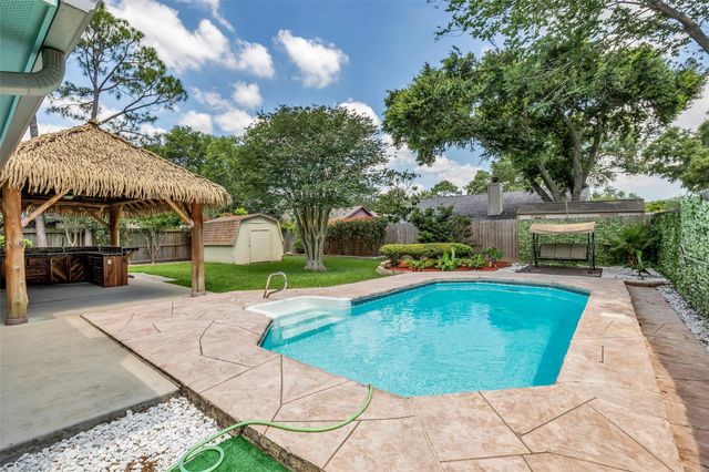 3004 Cloverdale Drive, League City, TX 77573