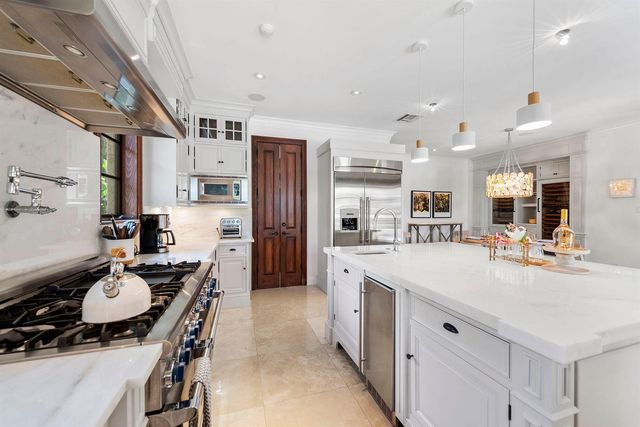 14 Harbor Drive, Lake Worth Beach, FL 33460