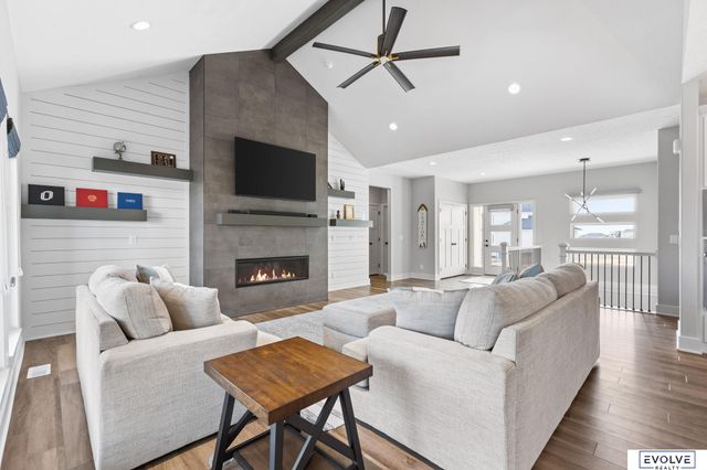 18128 Gretchen Avenue, Elkhorn, NE 68022