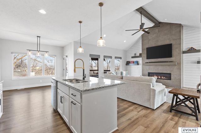 18128 Gretchen Avenue, Elkhorn, NE 68022