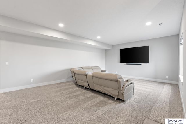 18128 Gretchen Avenue, Elkhorn, NE 68022