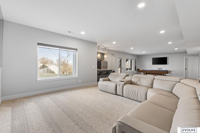 18128 Gretchen Avenue, Elkhorn, NE 68022